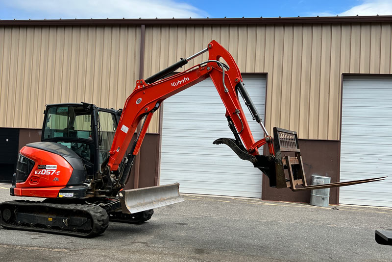 Kubota Excavator to Skid Loader Adapter (KX080-3, KX080-4)